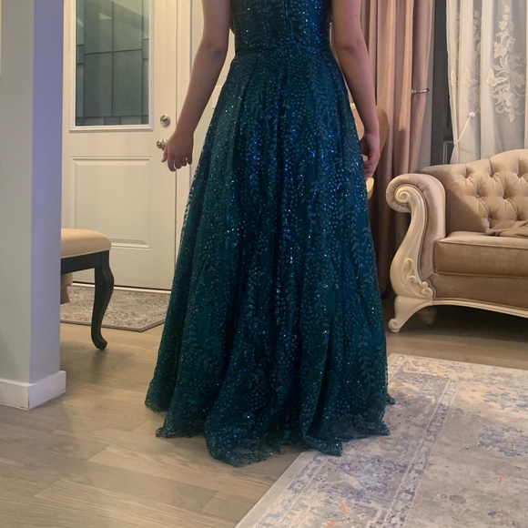 Green Mylenie Lyne Graduation dress - Picture 8 of 9